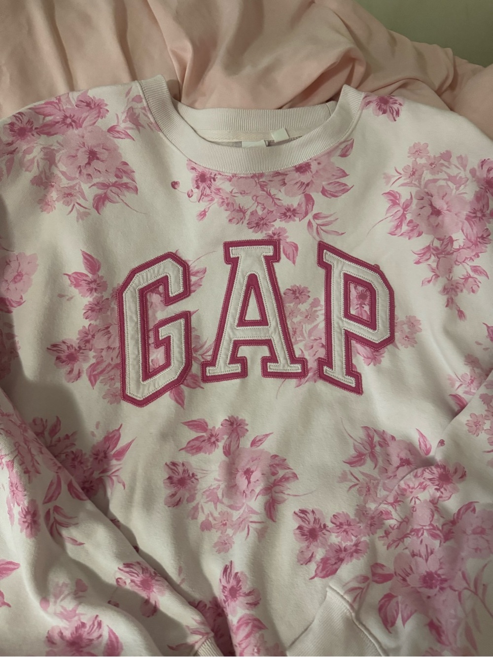 GAP White Sweatshirt with Pink Floral Print and matching sweatpants